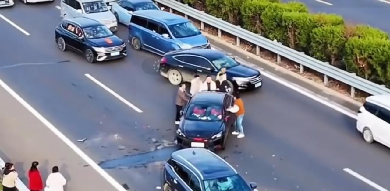 广昆高速凌晨事故致伤亡，这些安全盲区再不能忽视10月7日凌晨，G80广昆高