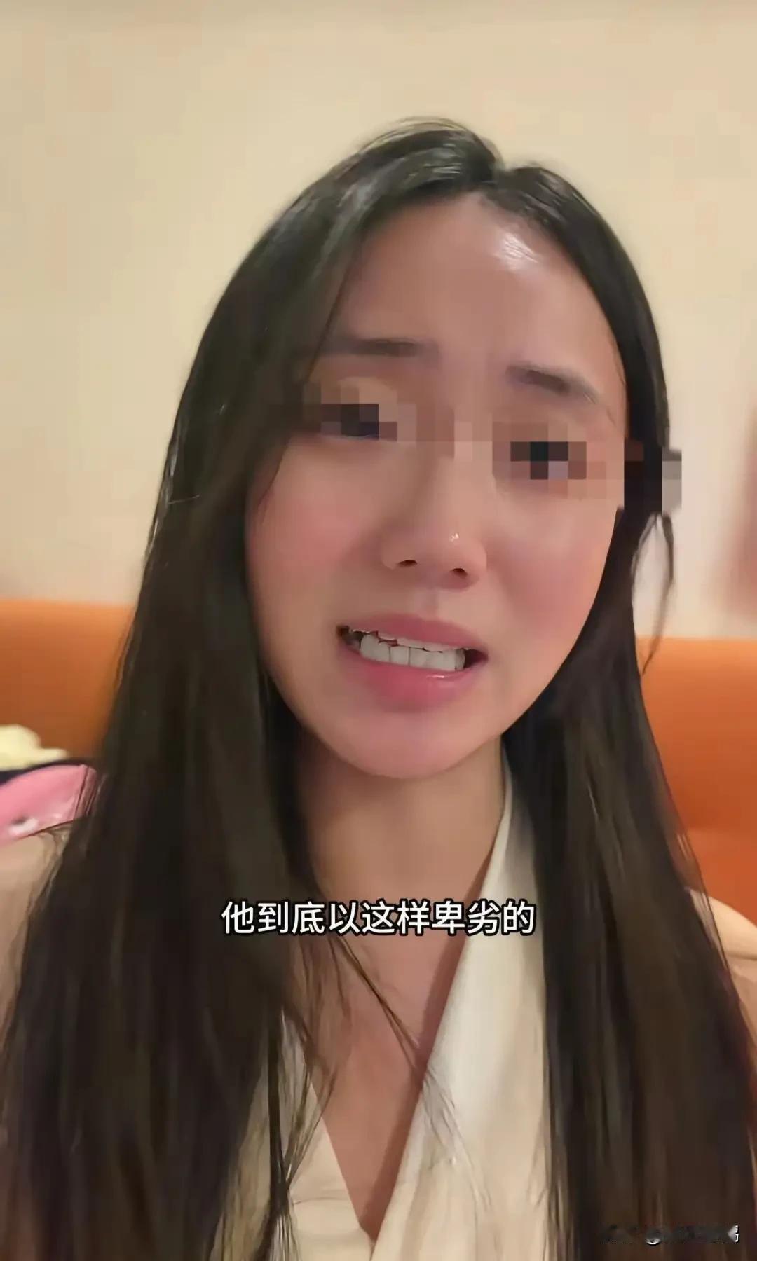 杭州电梯冤枉人那女的，终于栽了。之前那事大家应该还有印象，一个女的发视频说在