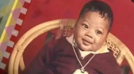 2000年8月，上海老太，在买菜的路上，捡到一名弃婴，儿女们一致反对！然而，老太