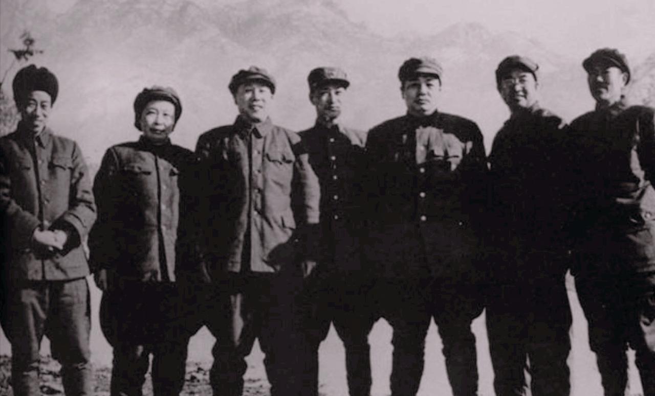 1951年6月27日，第五次战役总结会一直开到黄昏，彭老总雷霆大怒。第3兵团、第