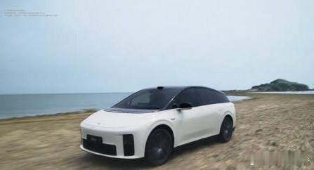 李想揭晓鲨鱼版理想i6李想在发布会上推出理想i6纯电SUV，涂鸦艺术家为其设计