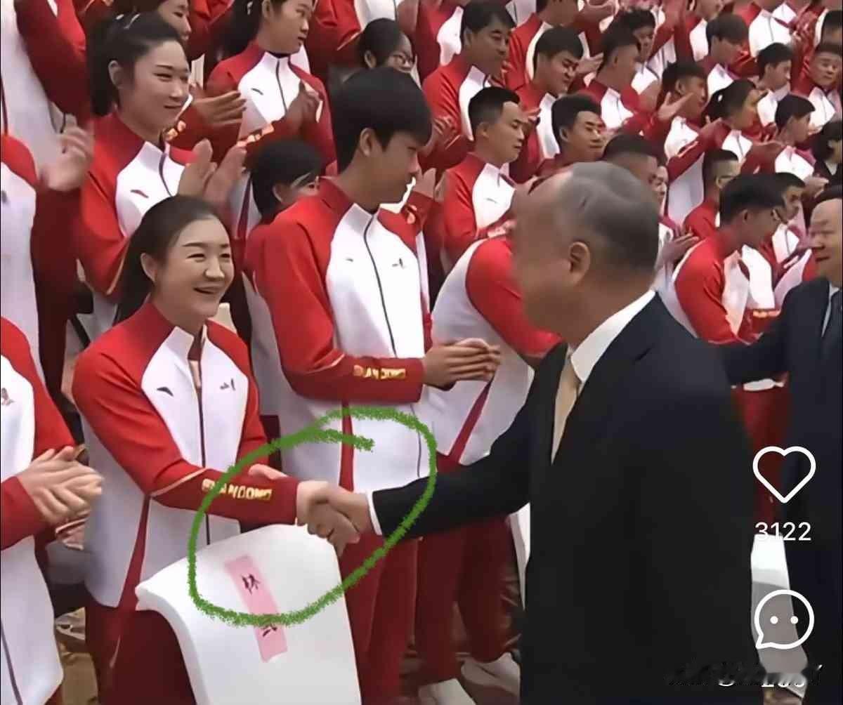 陈梦拒绝了国家队教练的橄榄枝。很多人说她格局小了。我却觉得，这恰恰是冠军最清醒