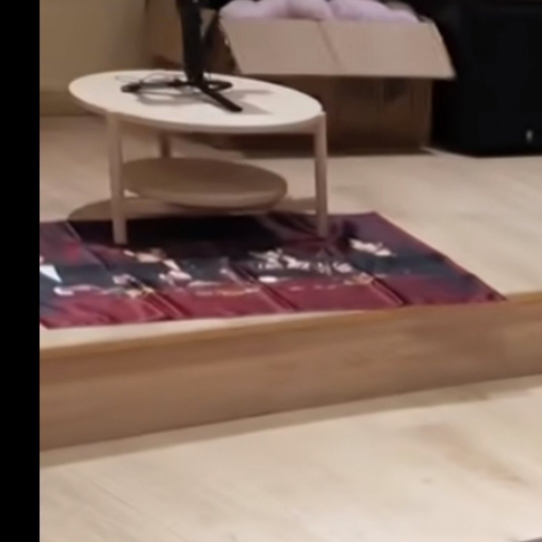 等下，你们用什么垫桌脚了？？？？[？？？][晕][晕]​​​