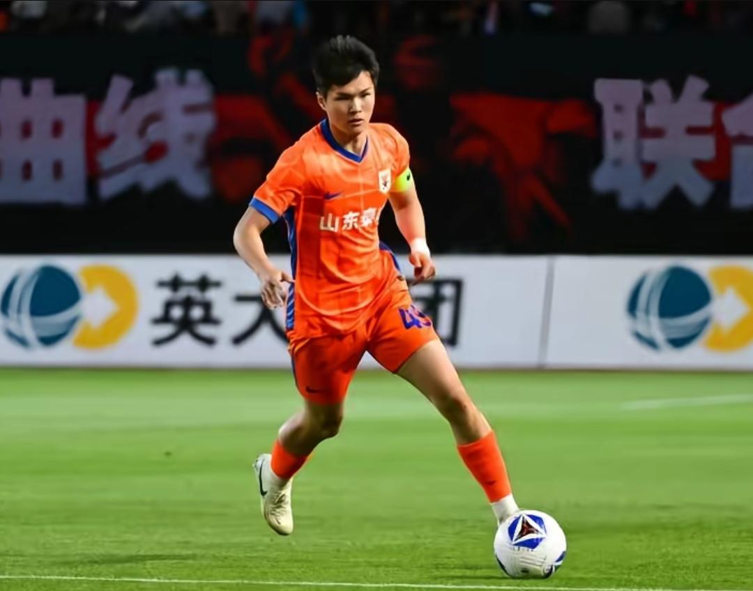 球迷：看过U23国足本场比赛，难怪泰山队本赛季要重点培养陈泽仕。陈泽仕绝对是本