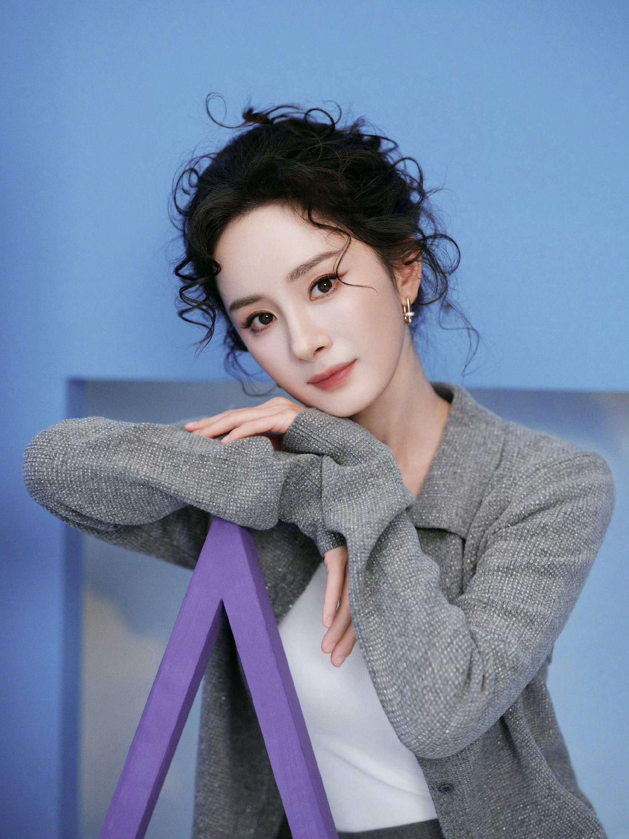 不管是谁做的，我只知道结果：美！炸！了！杨幂谁给杨幂做的发型​​​