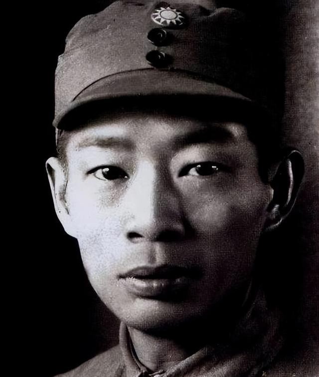 1933年，许世友听说部队有一位出身武当的女侠，就要上前切磋一番，看看到底是武当