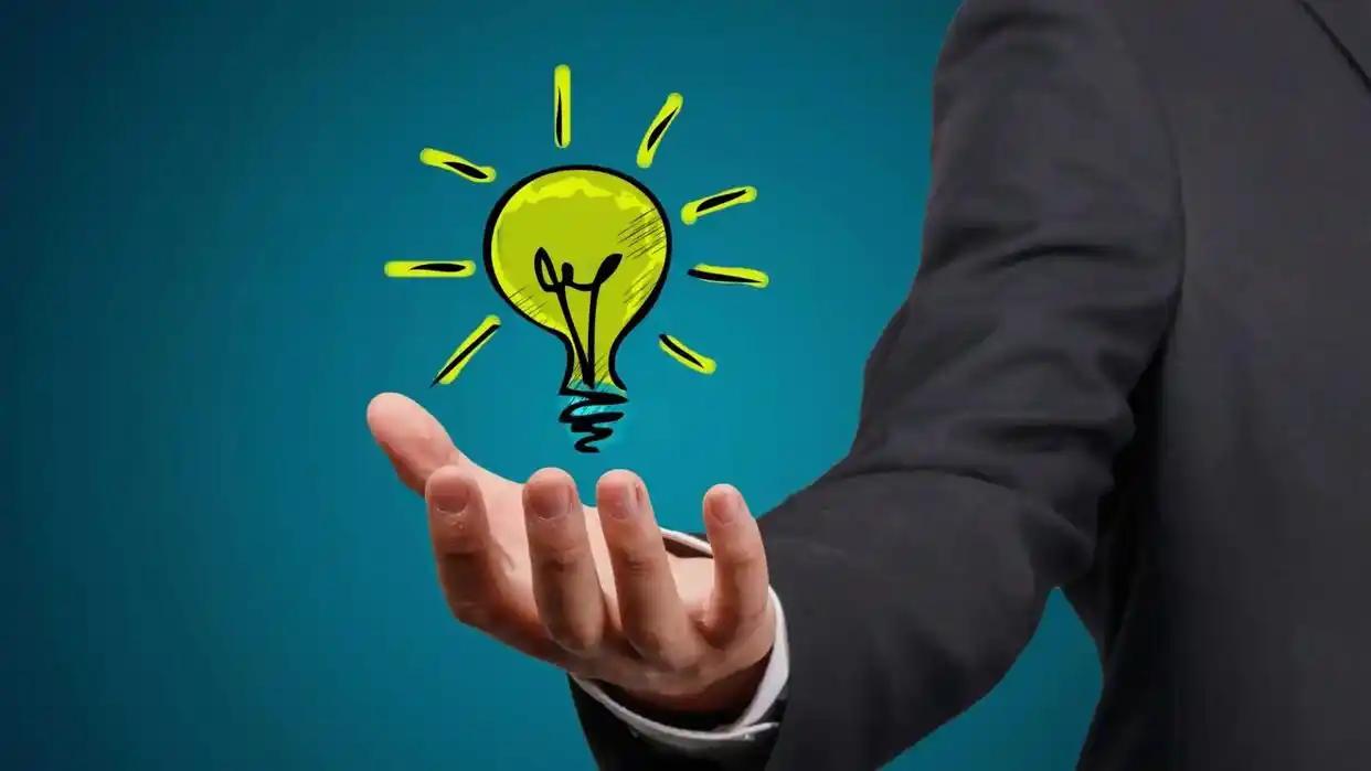 最有财商的一句话：“穷人赚个三五百万，他也还是穷人，他会换大房子，好车子，背