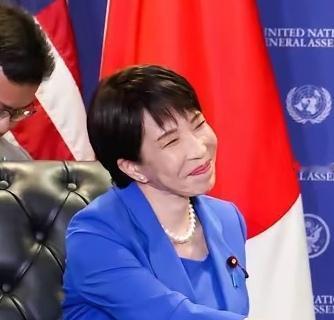 又撒娇了！高市真有一套，从图一图二看，好像特朗普邀请他跳舞赛得，看高市有点含羞默