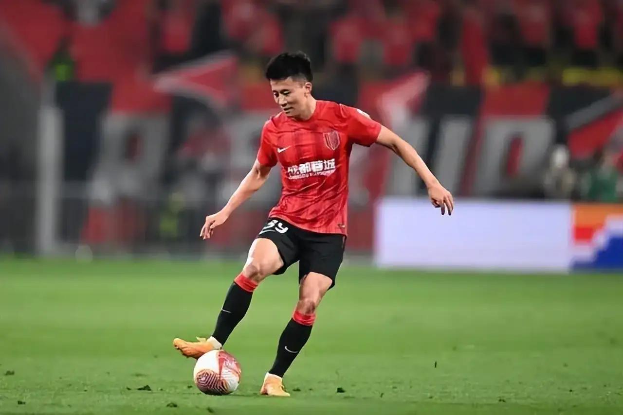 甘超的红牌对蓉城影响有多大？蓉城对浙江比赛蓉城悍将甘超以替补身份本赛季首次登场，