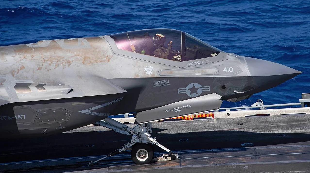 美国的隐身技术确实先进，F-35C都使用上了最新的“三氧化二铁”涂层了！[doge]
