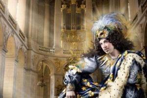 路易十四活了77岁却只洗过几次澡，他的情妇说：十米外臭气熏天把时间拨回17世纪