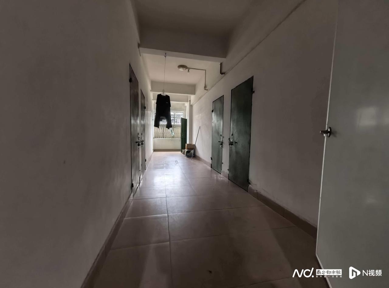 “那天我在上班，突然间我的手机响了，听到妻子在电话里吼，‘你快点回来，儿子被人抢