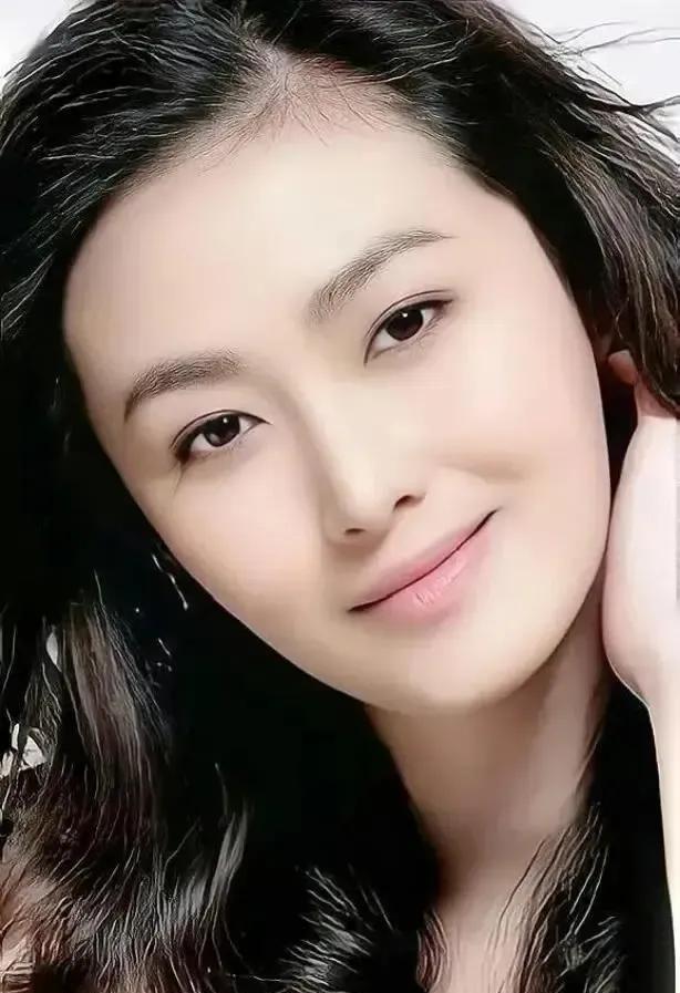 最美潘金莲扮演者王思懿坦然接受老去51岁的她跟同龄普通女性差不多身材已经发