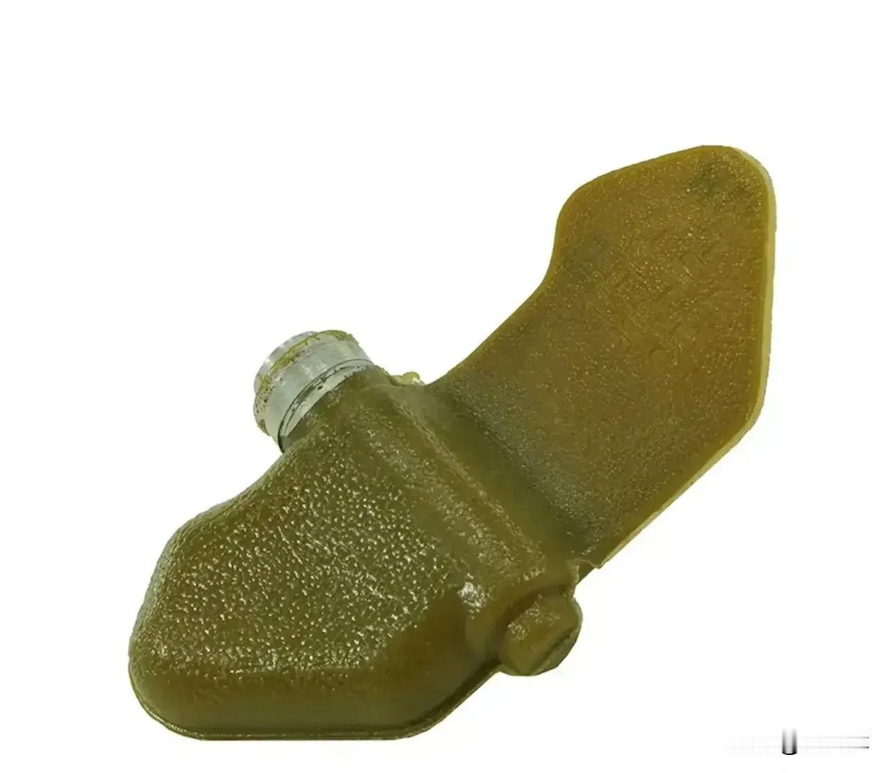 【在自家菜地踩上“花瓣”雷】2月12日，赫尔松州军政当局局消息：安东诺夫卡一