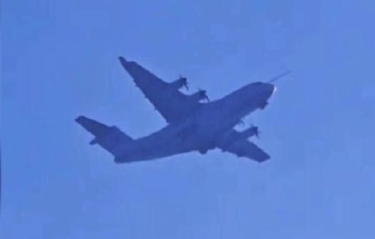 好消息！好消息！中国新型运输机成功首飞！这次它要和美国的