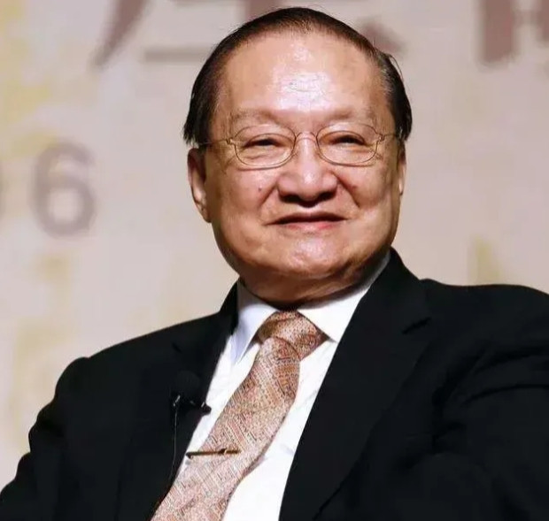 1966年，42岁的金庸爱上了小16岁的林乐怡，他决定和相伴20年的朱玫离婚，可