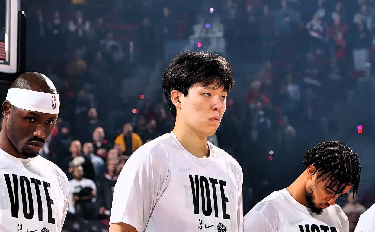 他的适应底气很足。一方面，篮球天赋契合NBA需求，他2米18的身高搭配顶尖的内线