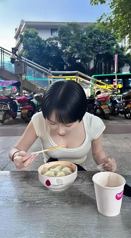 天太热了，路边随便吃点算了。