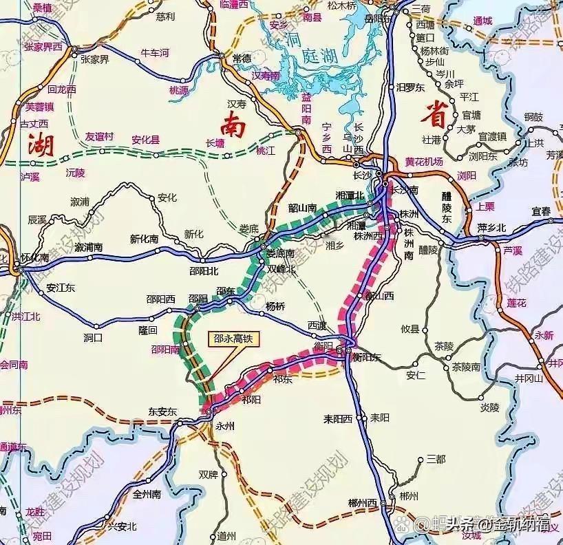 邵永高铁正在建设中，永清广高铁明年开工。怀化至永州段高铁尚未建设，成了卡脖子难题
