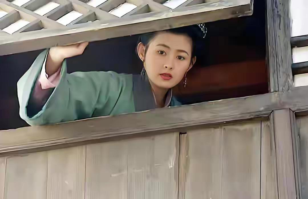 这事还真的不怨潘金莲很多巧合在里面武松如果没有回来，武大可能没事。自从武松驻