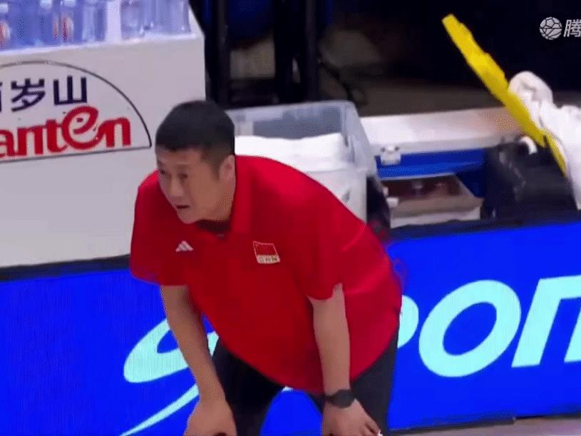 中国女排主教练赵勇赛后破防了！年轻的中国女排3-1力克加拿大提前两轮晋级总决赛，