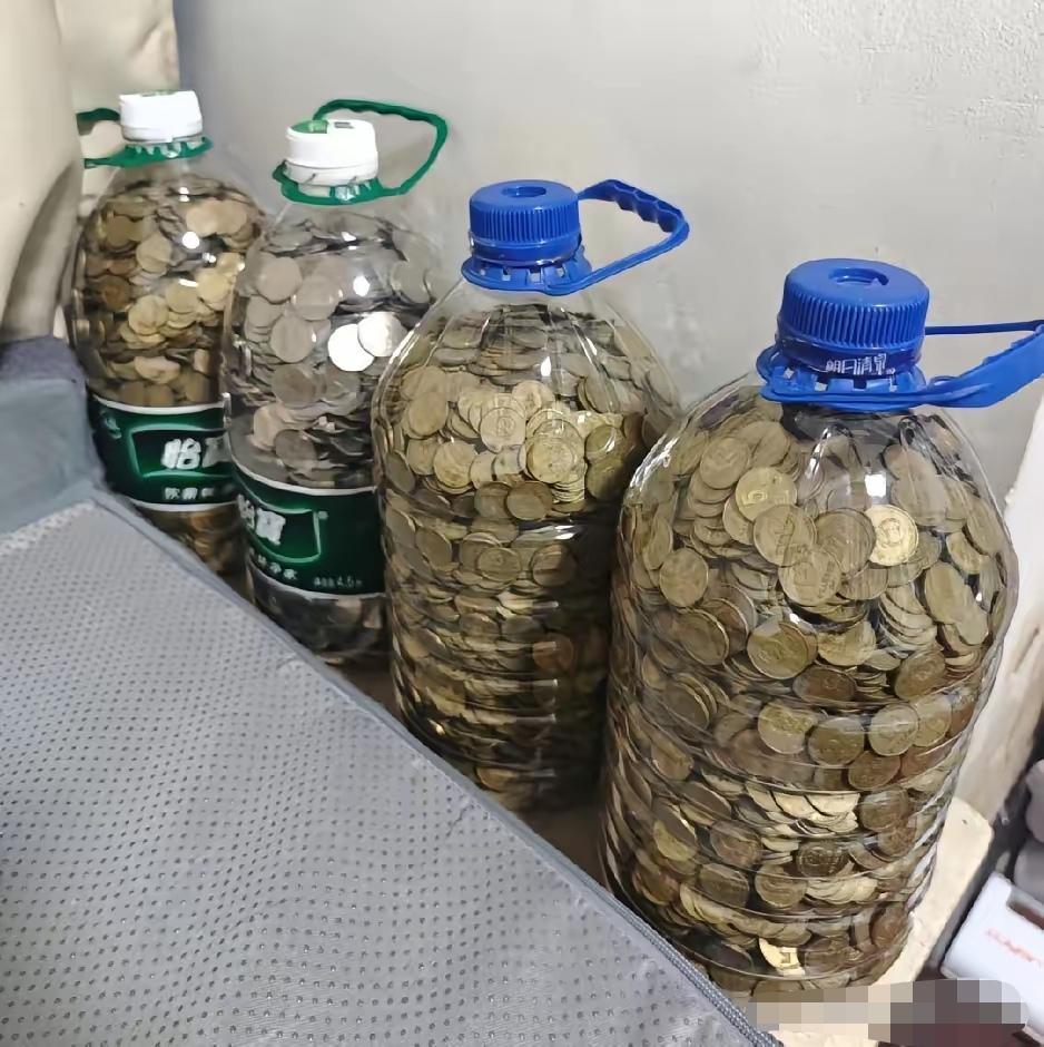 果断退场了！今天，我终于下定决心把十年前收集的一万多枚梅花五角硬币按1.5元单枚
