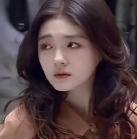 大s真的就是那种爱情至上的女人，活得很通透，她如果是个普通的人，找一个爱她一生的