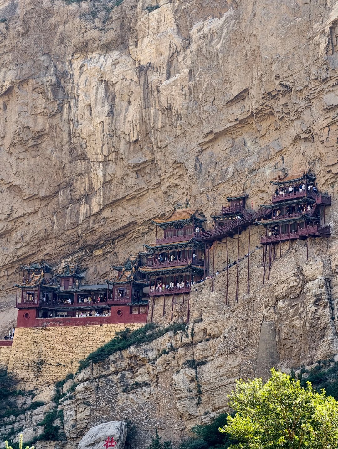 看完《八仙！》再刷悬空寺，那种“打破次元壁”的震撼真的后劲太大。以前去悬空寺，看
