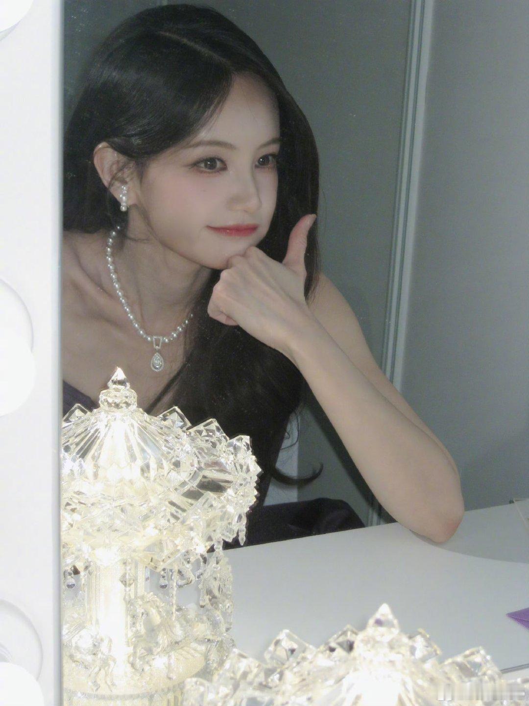 李一桐女人的背后永远是我们自己谁被李一桐帅到！宠粉满分，新年定名“李总”，温柔