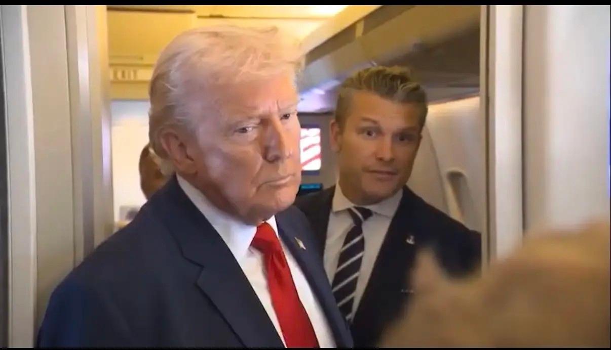 特朗普今天（3月8号）在空军一号总统专机上继续口无遮拦、胡言乱语！他说，伊朗