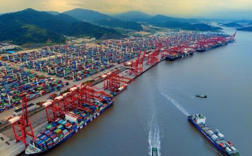 大家发现了吗？国内正迎来三大回流，信号已经很强烈了。 第一个是消费回流。前几