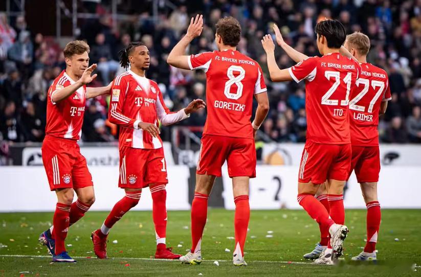 据统计，拜仁在积分榜上已经领先12分和47个净胜球，还剩5场比赛。在这样的情况下