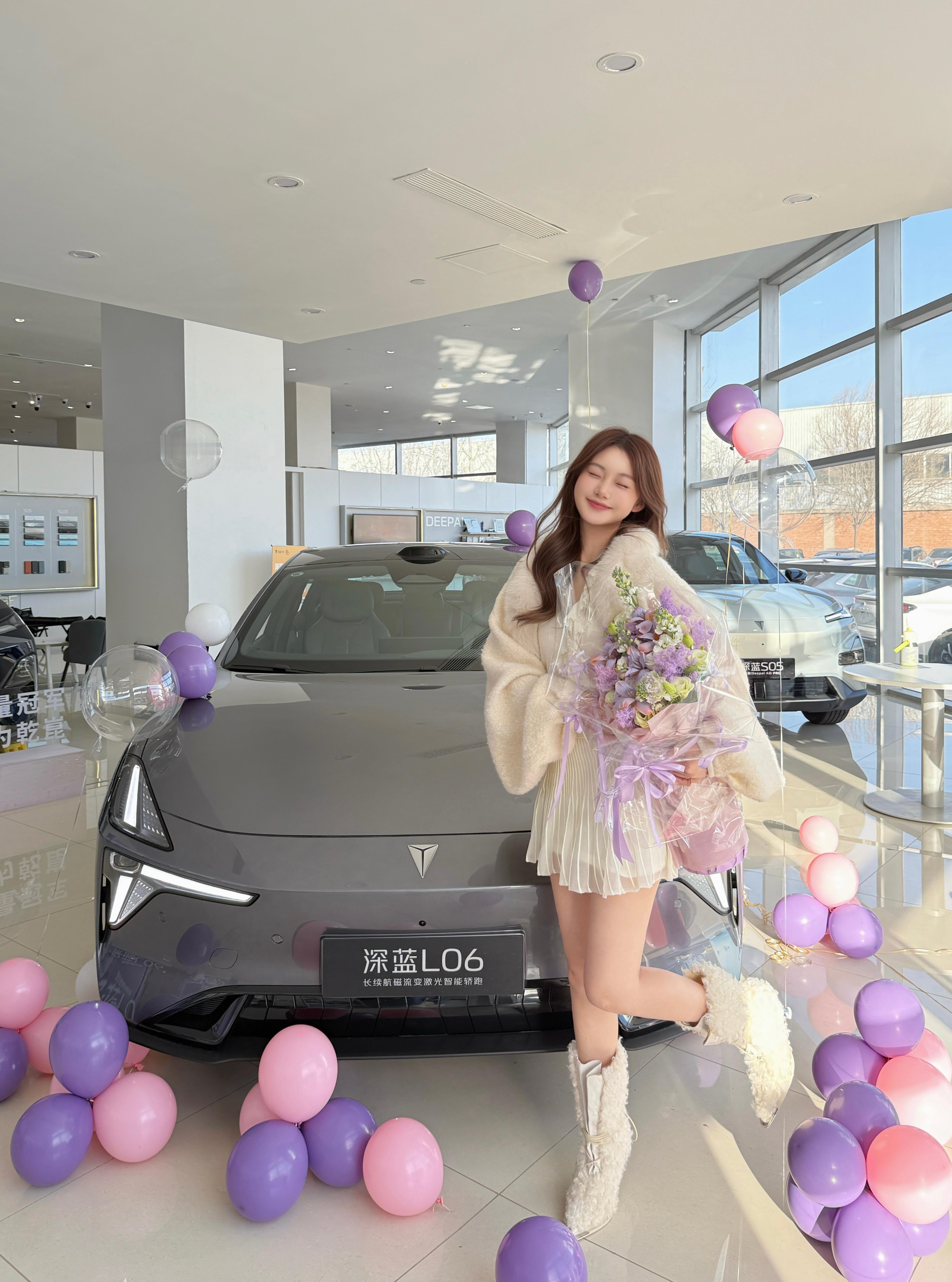 深蓝L06首批车主火热提车，咦？这么多高颜值车主，怎么没有看到的提车照？？？