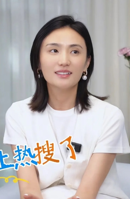 本人回应来了！李亚鹏妻子海哈金喜在社交媒体上公开回应外界对他们婚姻状况的种种猜测