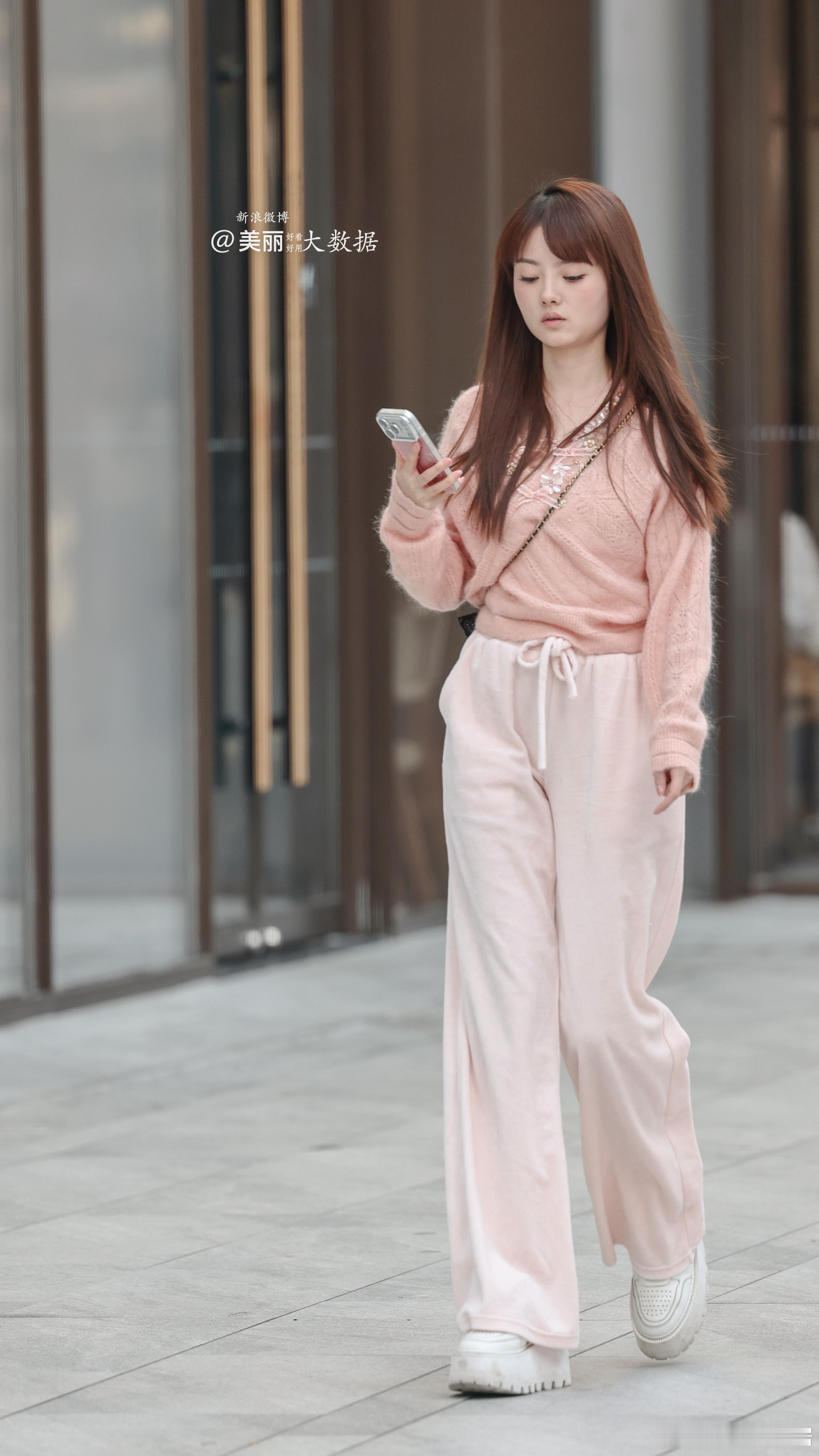 小姐姐皮肤好好！