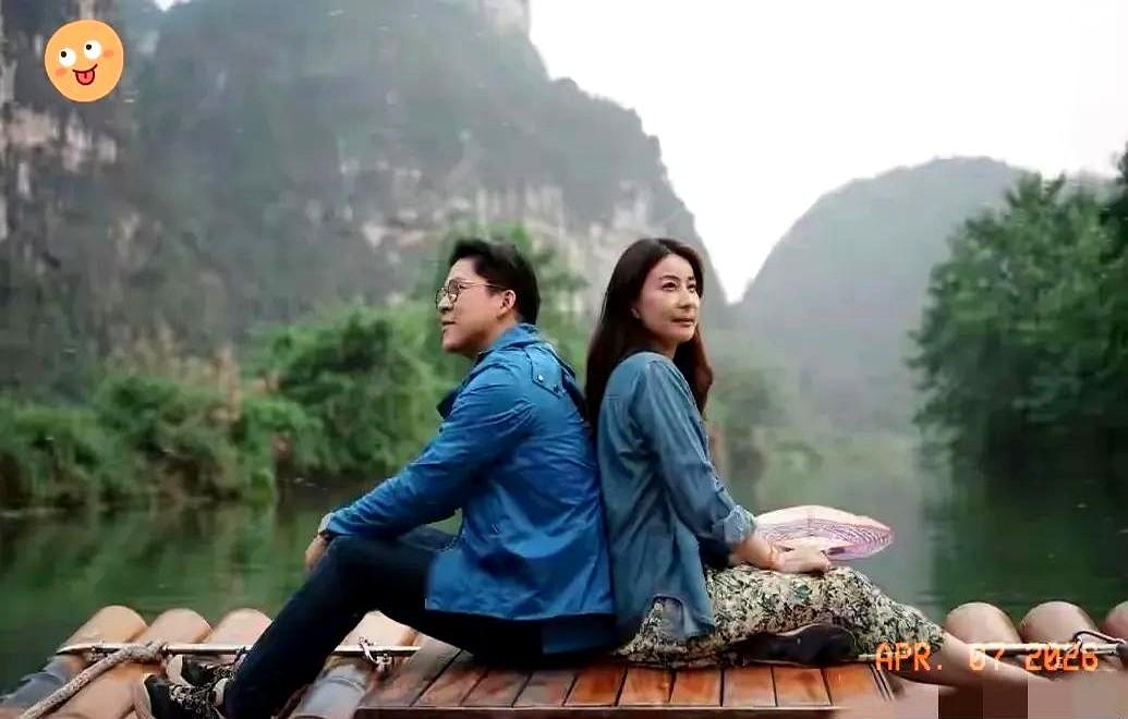 霍启刚终于说了实话：带三个娃，真的太累了！就因为女儿课本上一道题“五色糯米饭