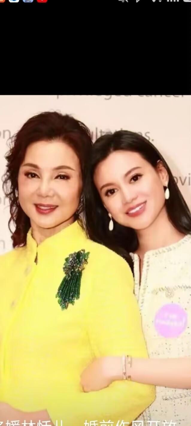林恬儿对比母亲谢玲玲的过往经历，谢玲玲当年与林建岳离婚的时候，物质条件处于弱势，