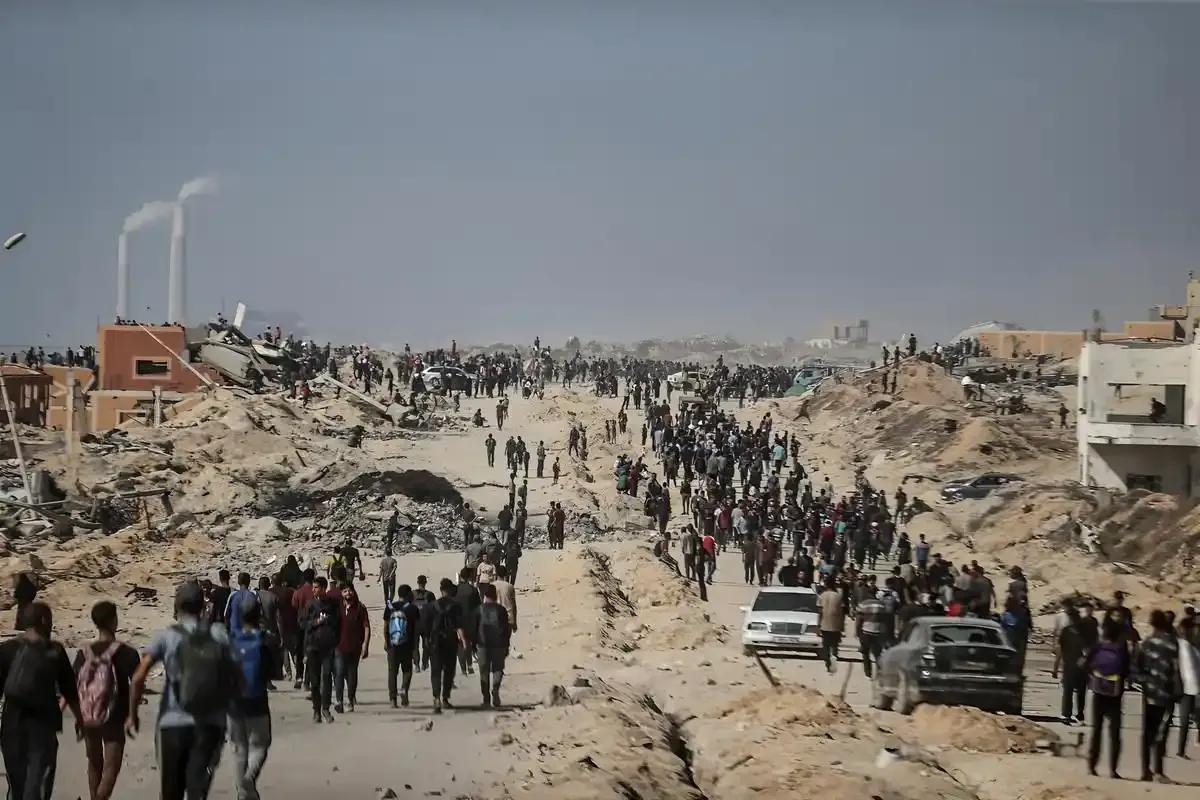 兄弟们，美国已经事实上拿下了委内瑞拉的石油储备，为什么还要像疯狗一样死死咬住伊朗