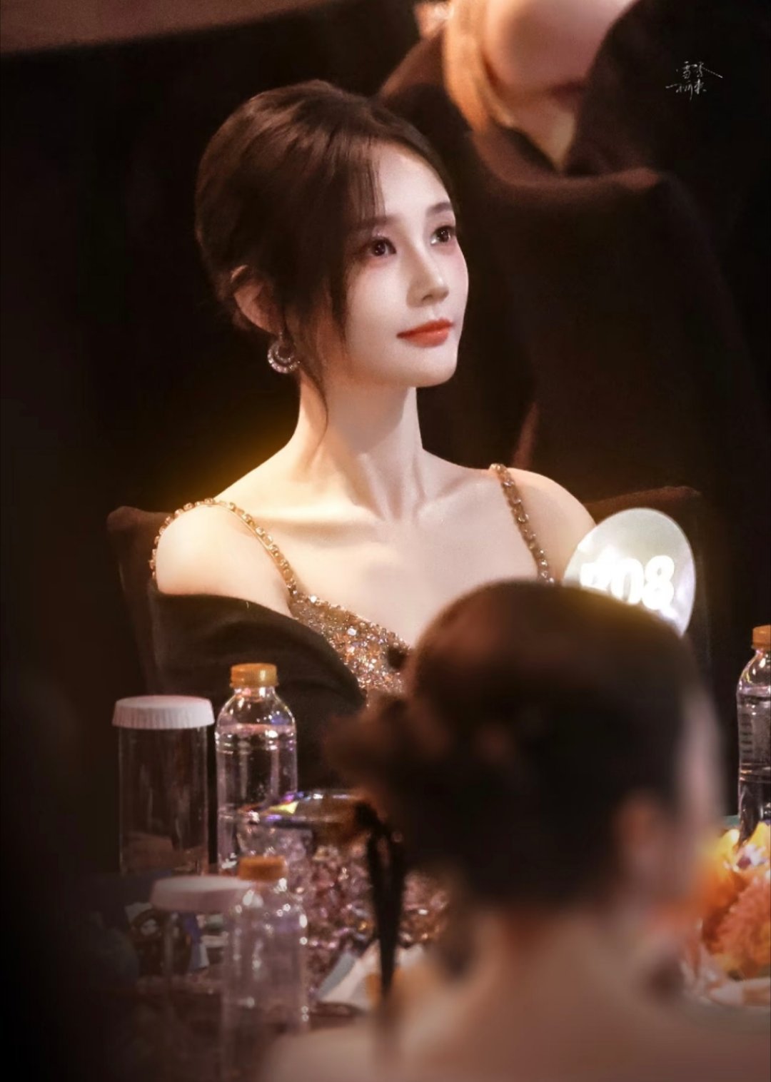 尖叫之夜没有一个不漂亮不得不说，这次尖叫之夜所有人造型都是真的顶，从妆发到礼服