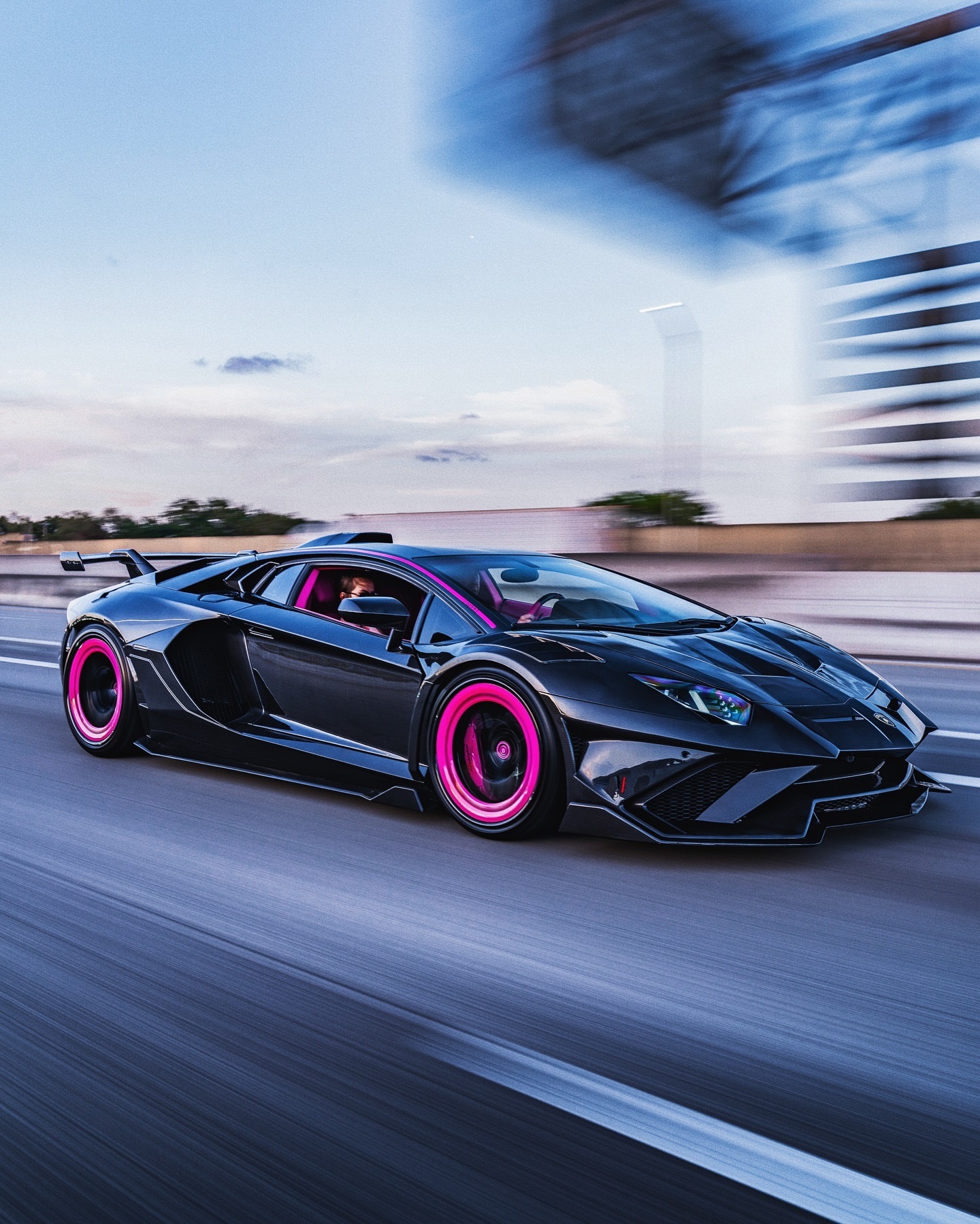 整整18张照片。兰博基尼Aventador。E3customs定制的内饰，d
