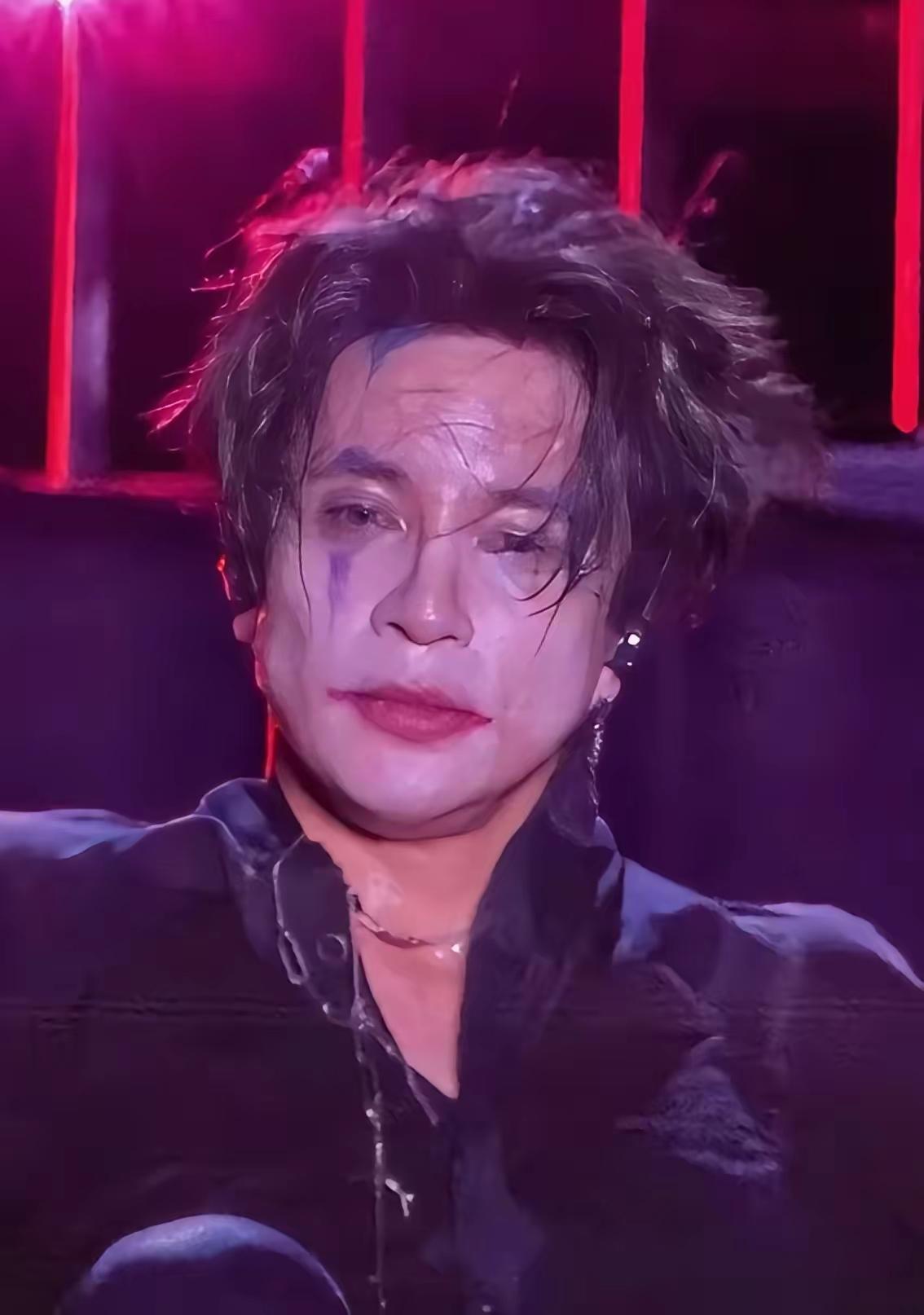 我估计以后不会有歌手，​愿意来两广开演唱会了吧？​不是两广人不看演唱会，我不