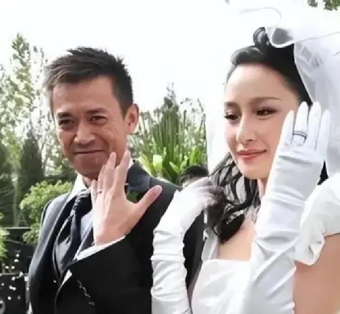 2012年法院判定孙宁和王学兵离婚，孙宁没有分到一平米房产，因为王学兵在领证前，