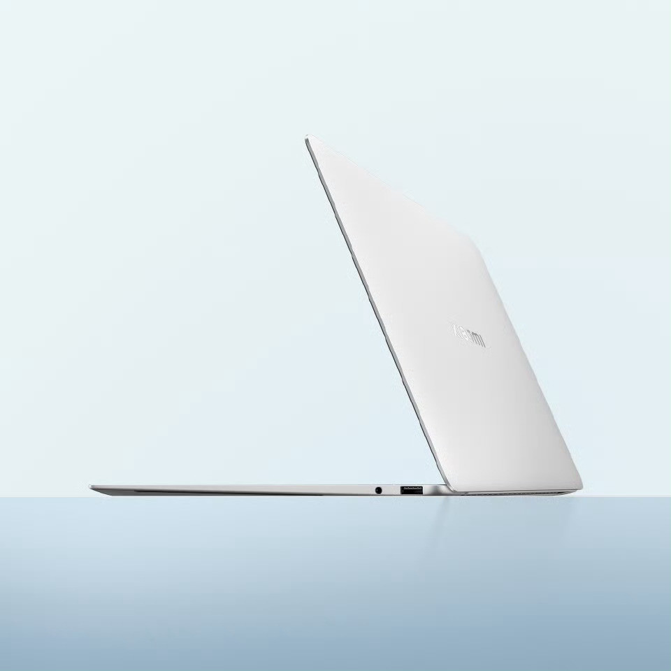 小米笔记本Pro14公斤级超轻薄本来了，时尚、大方好看的同时更是办公族、学生朋友