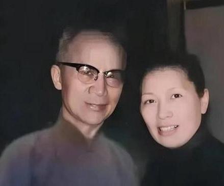 这厮后来么，1954年在日本跟佘爱珍结婚，不是同名啊，就是那个解放前上海有名的女