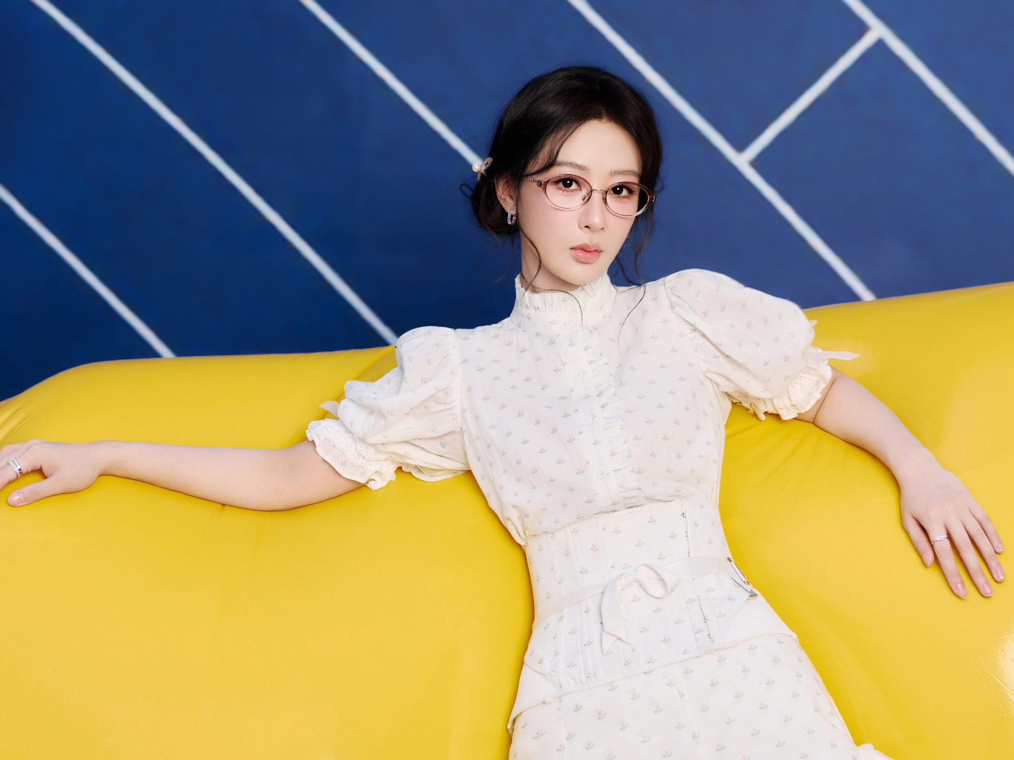 杨紫杨紫李祯yz杨紫家业我喜欢的女孩，愿你如阳光明媚，不忧伤，愿你如月光明亮