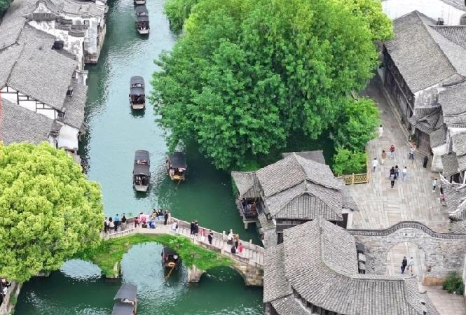 我堂哥真是精明过头了。他给儿子买的婚房，既不写儿子名字，也不写未来儿媳名字，房产