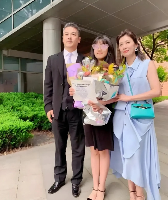 贾静雯前夫<em>孙志浩</em>挺有意思，一声不吭就给女儿留了2600万，起初还以为他是给自己留