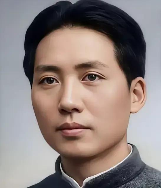 1917年，毛主席融合八段锦、体操、拳击各种运动之长，创造一种“六段操法”，变通