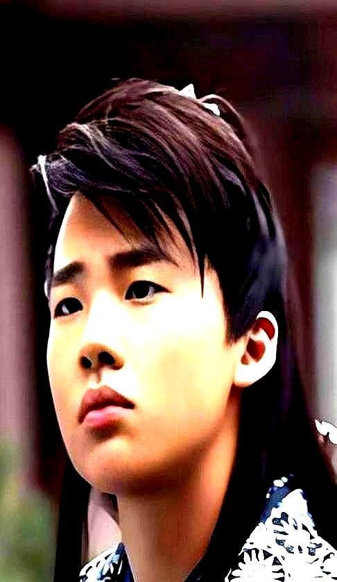 别再传郭麒麟要价2500万了，假的。真相是，他被一个300万的“人头”，当成了