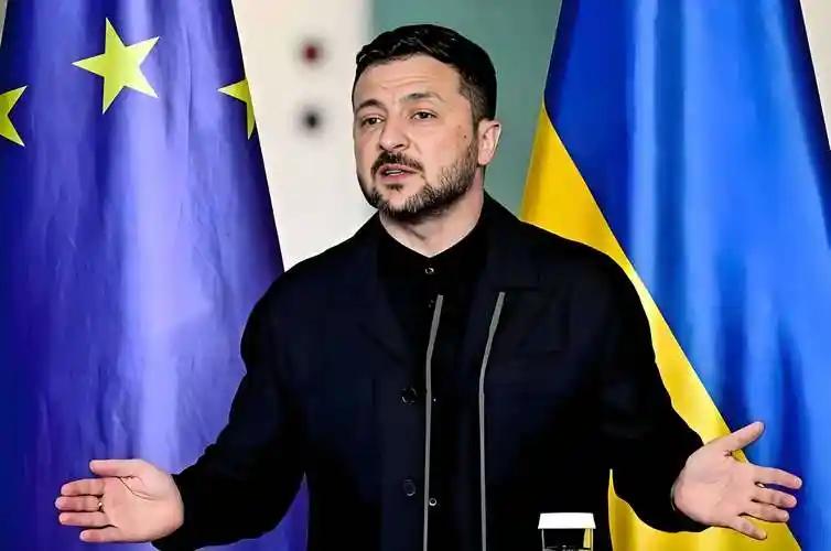 【热点评述】到了这个时候，“以退为进”，让出顿巴斯地区，这或许是泽连斯基的最佳选